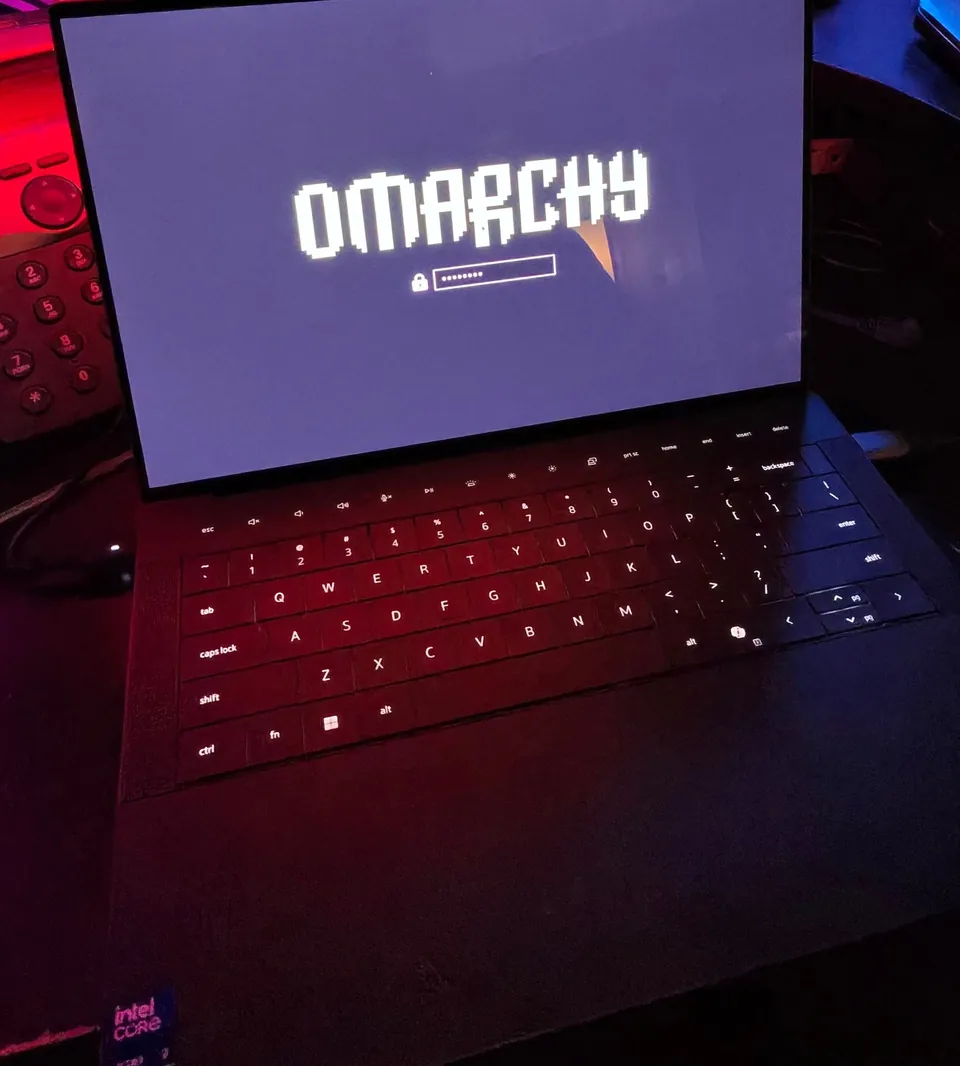 Omarchy login screen on the XPS 14 OLED